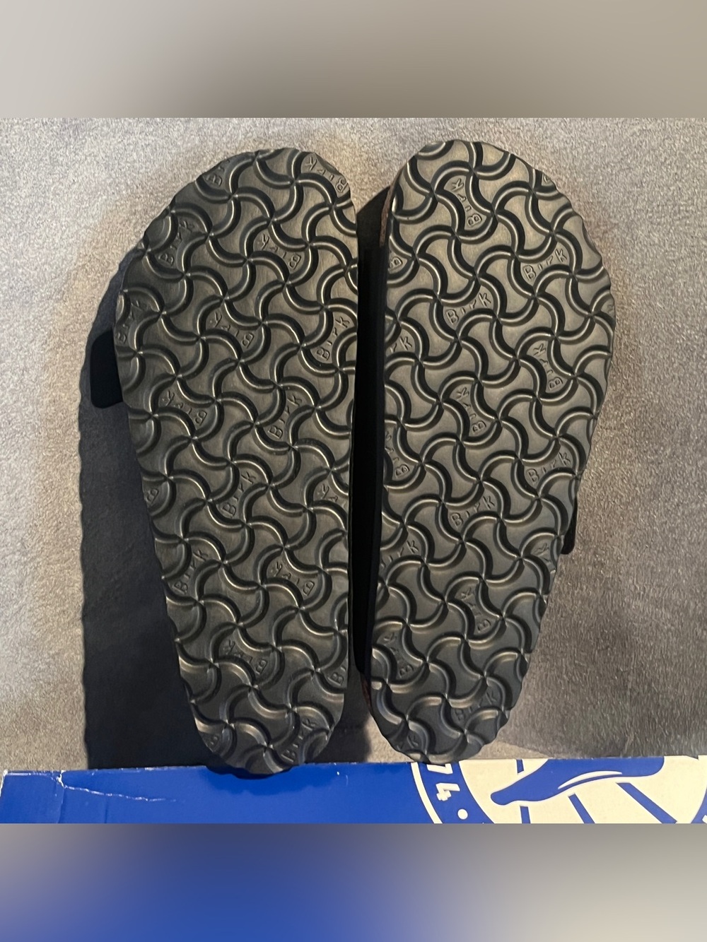 Birkenstock Women’s Arizona Sandals Soft Footbed Black Size 6 US 37 EU - Picture 11 of 12